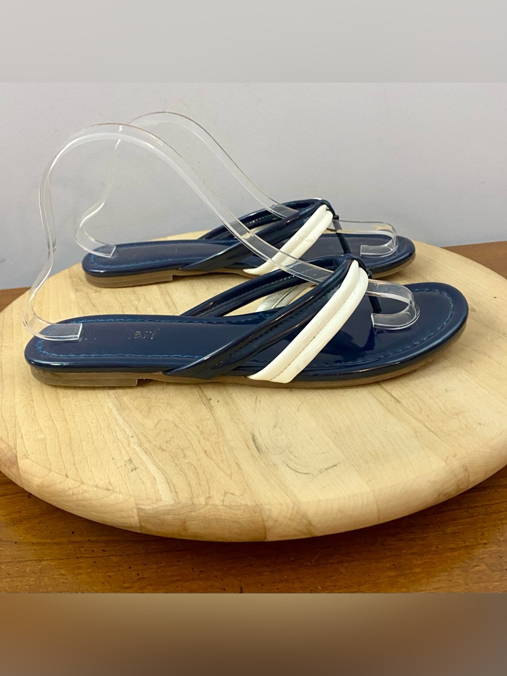 J. McLaughlin Navy Blue White Jelly Flip Flop Thong Sandals Women's Sz 9 Outdoor